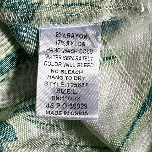 Entro White and Green Floral Wide Sleeve Button Down Shirt - Picture 9 of 11